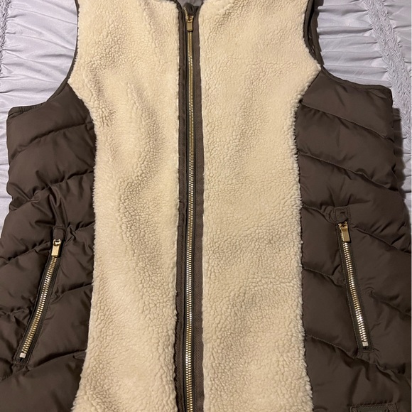 Athleta Down Puffer Vest - Picture 8 of 9